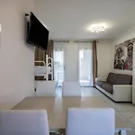 Apartment Planet 303 *